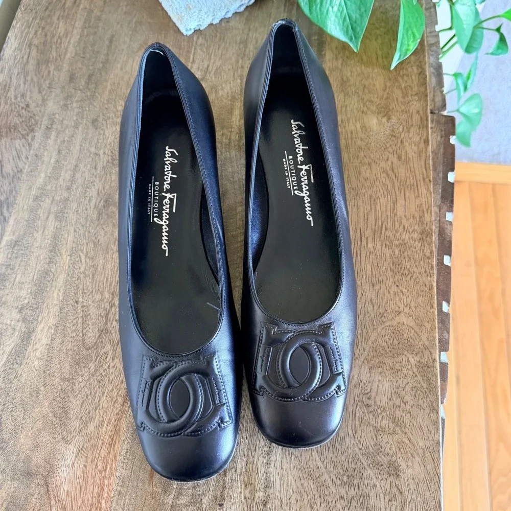 Salvatore Ferragamo Boutique Dalan Pumps Black Leather‎ Gancini Block Heel 8AA
